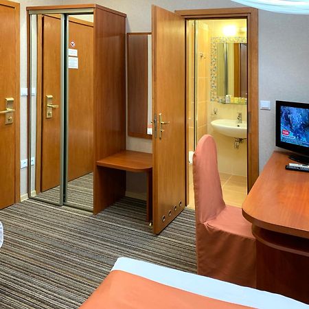 Economy Room In Hotel Eney Lviv Ngoại thất bức ảnh