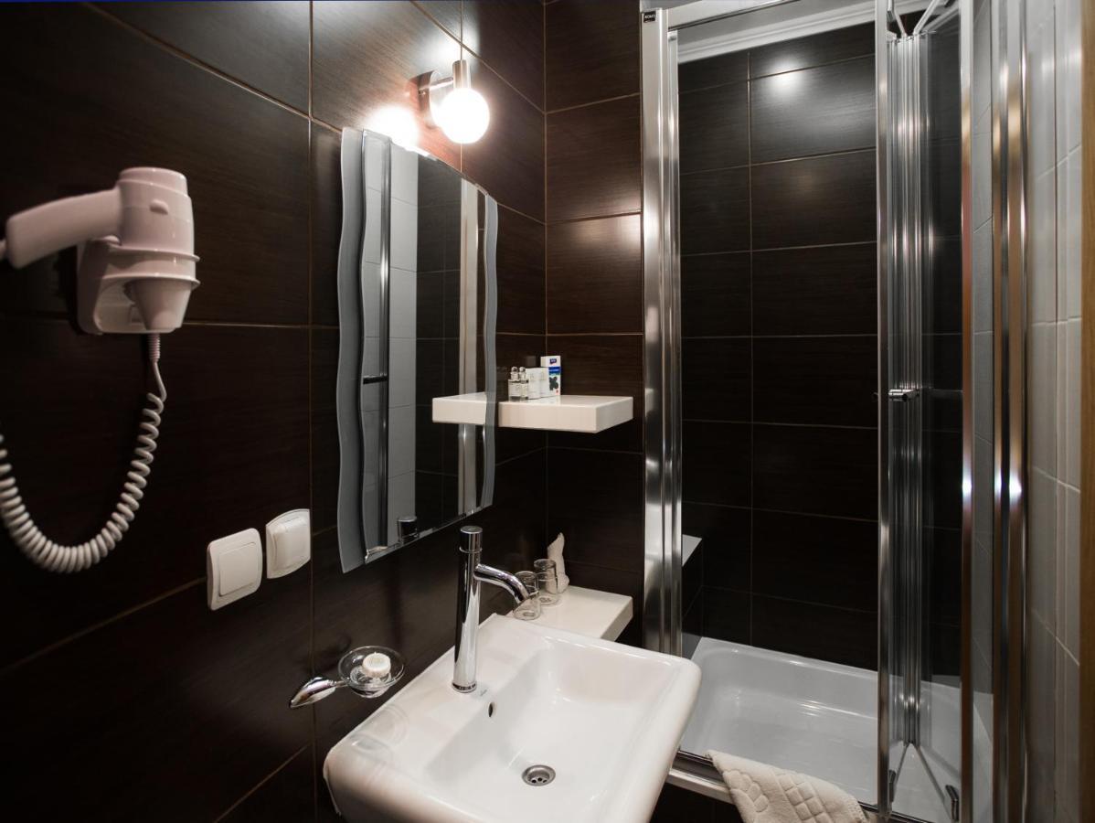 Economy Room In Hotel Eney Lviv Ngoại thất bức ảnh