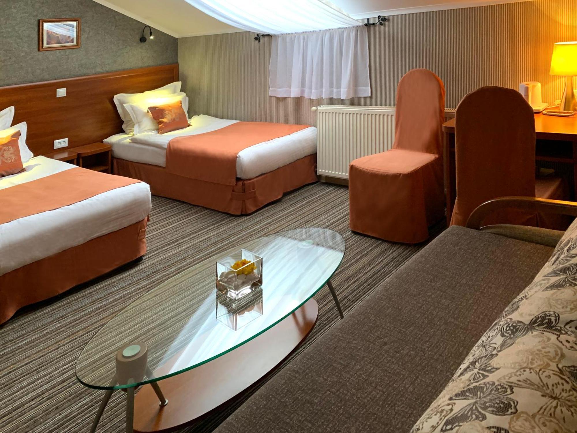 Economy Room In Hotel Eney Lviv Ngoại thất bức ảnh