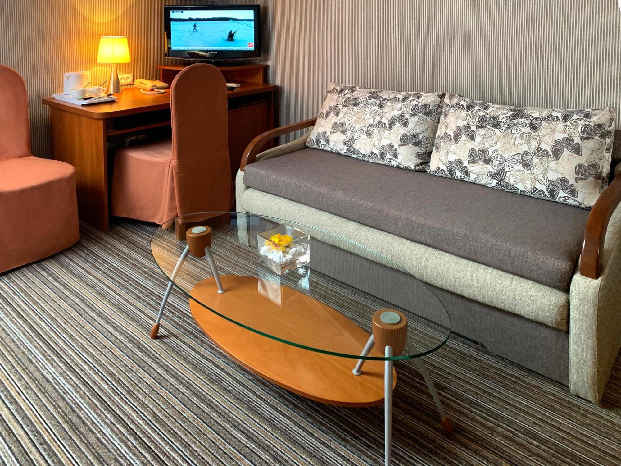 Economy Room In Hotel Eney Lviv Ngoại thất bức ảnh