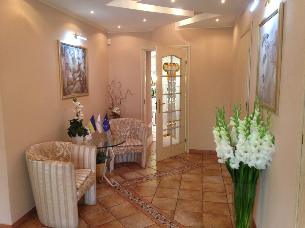 Economy Room In Hotel Eney Lviv Ngoại thất bức ảnh