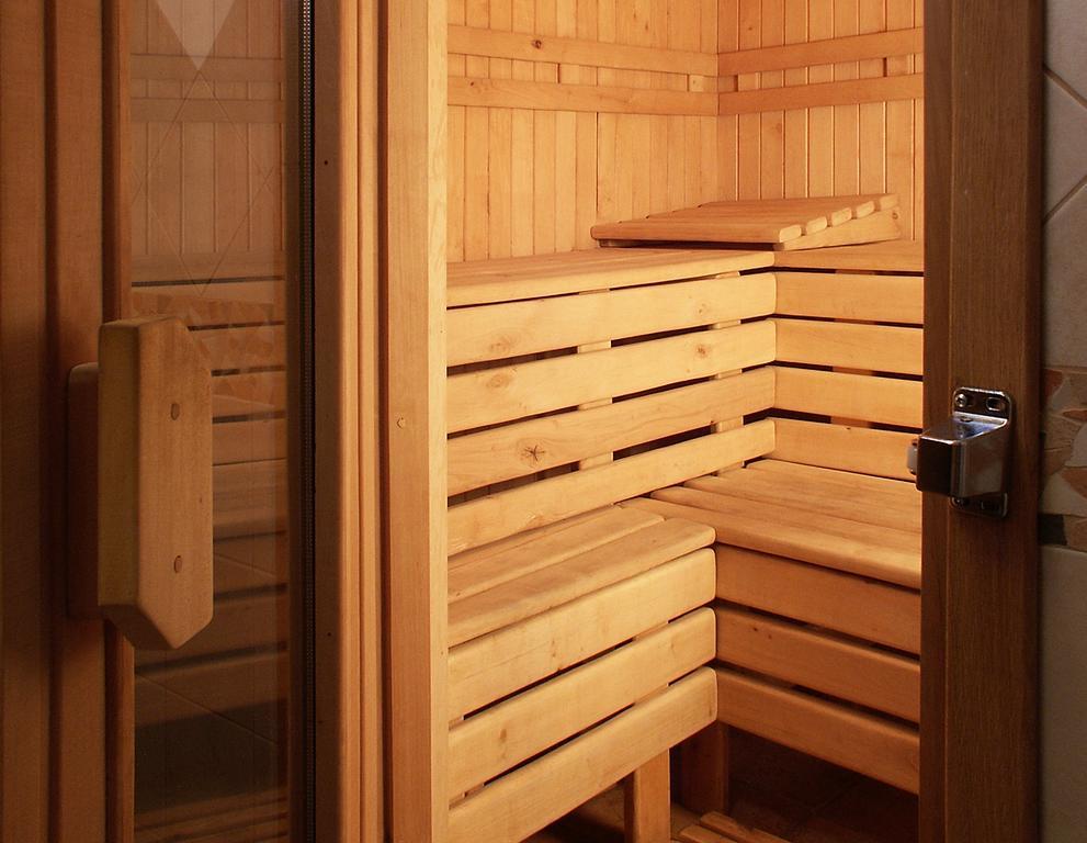 Economy Room In Hotel Eney Lviv Phòng bức ảnh